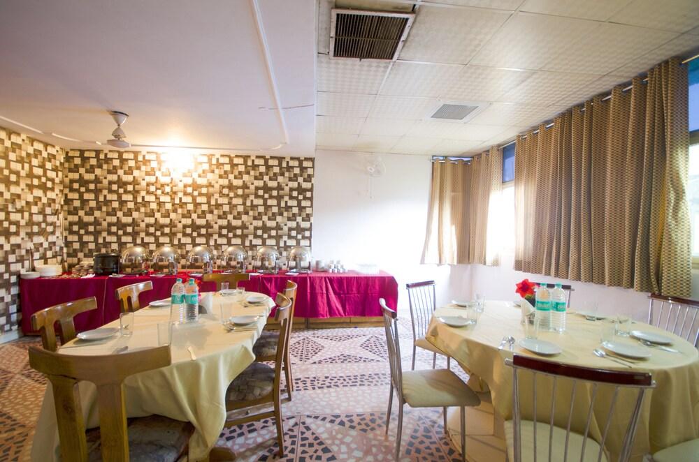 Hotel Pablas International, New Delhi, Near Metro Ngoại thất bức ảnh