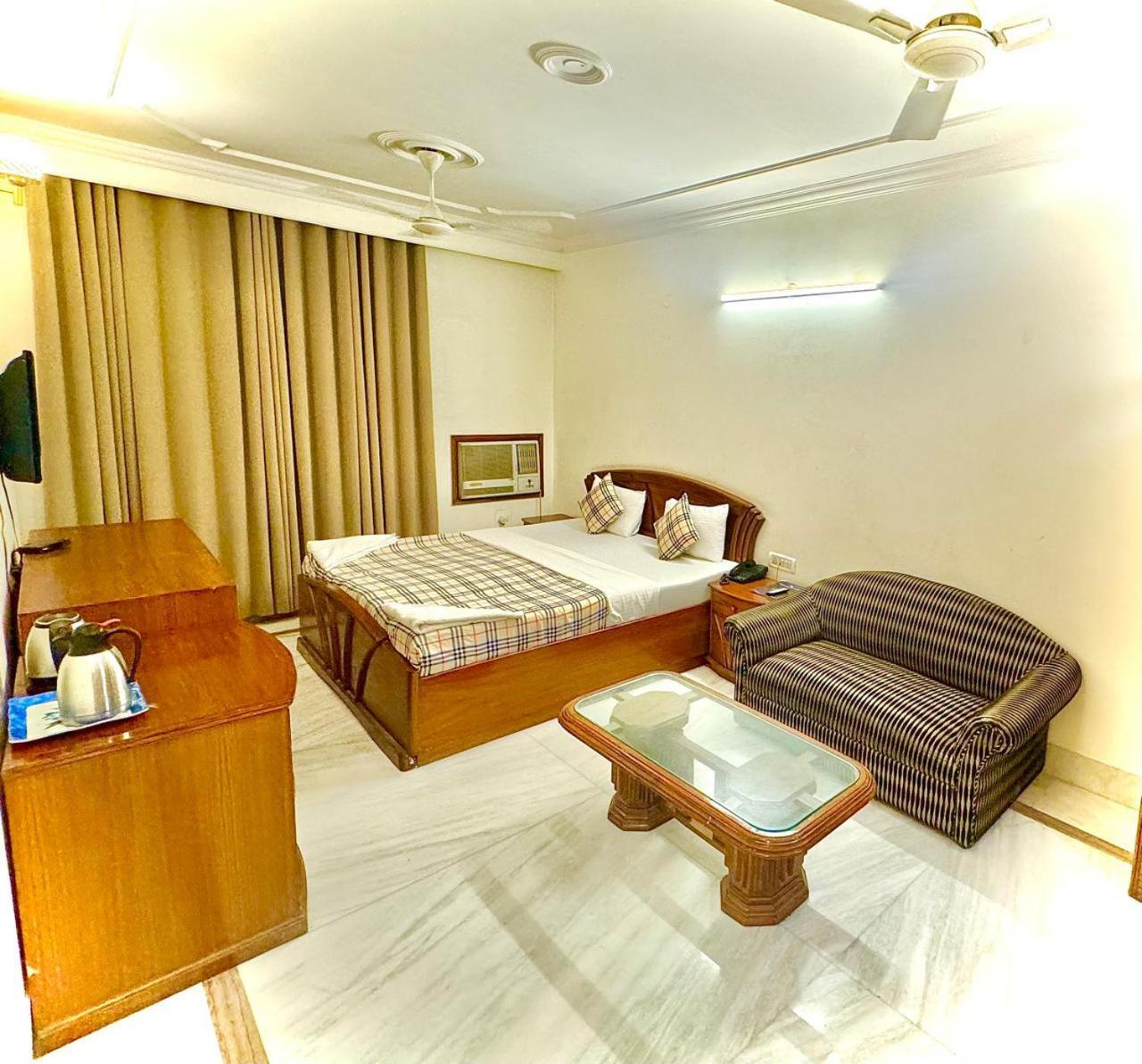 Hotel Pablas International, New Delhi, Near Metro Ngoại thất bức ảnh