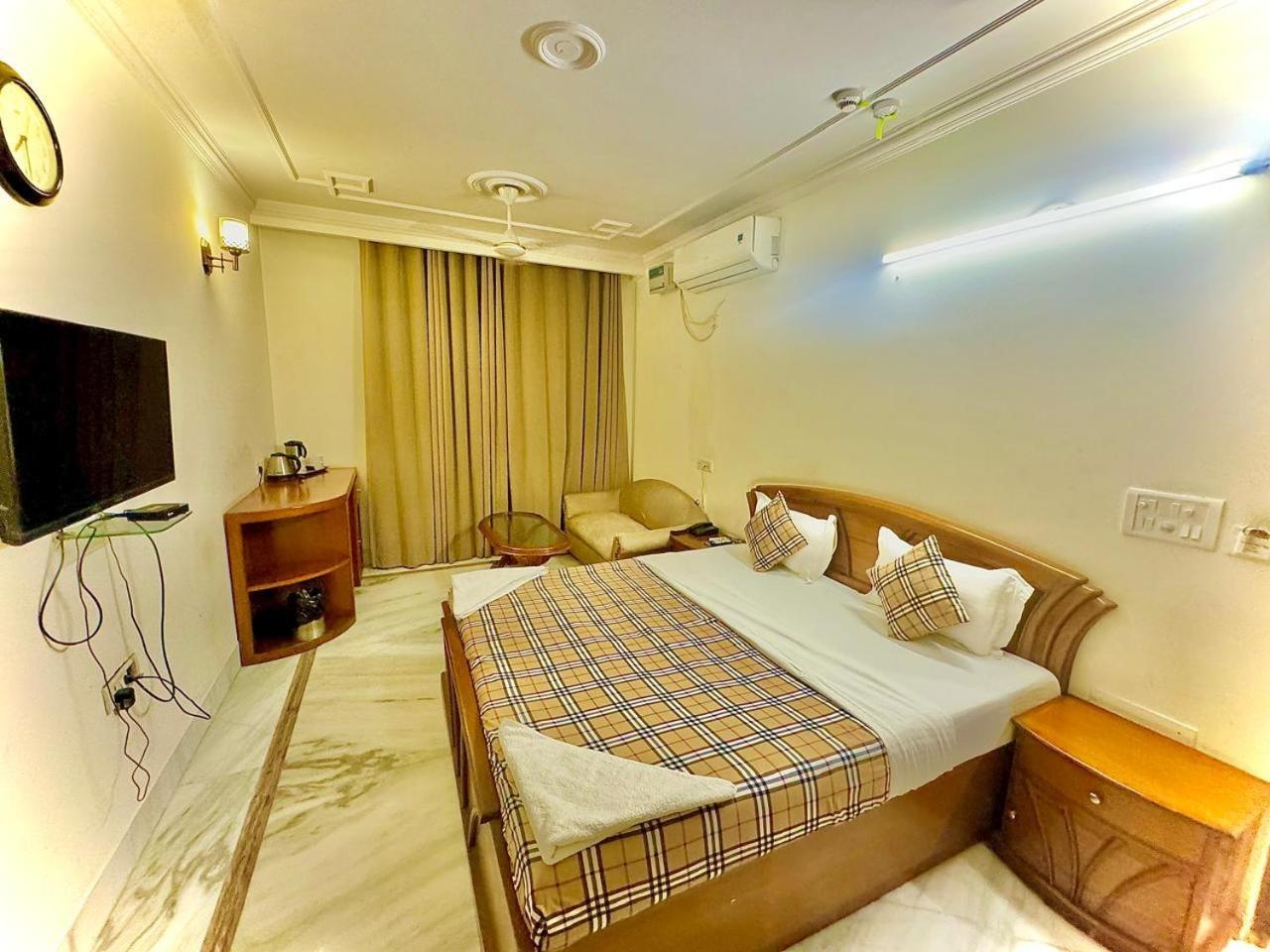 Hotel Pablas International, New Delhi, Near Metro Ngoại thất bức ảnh